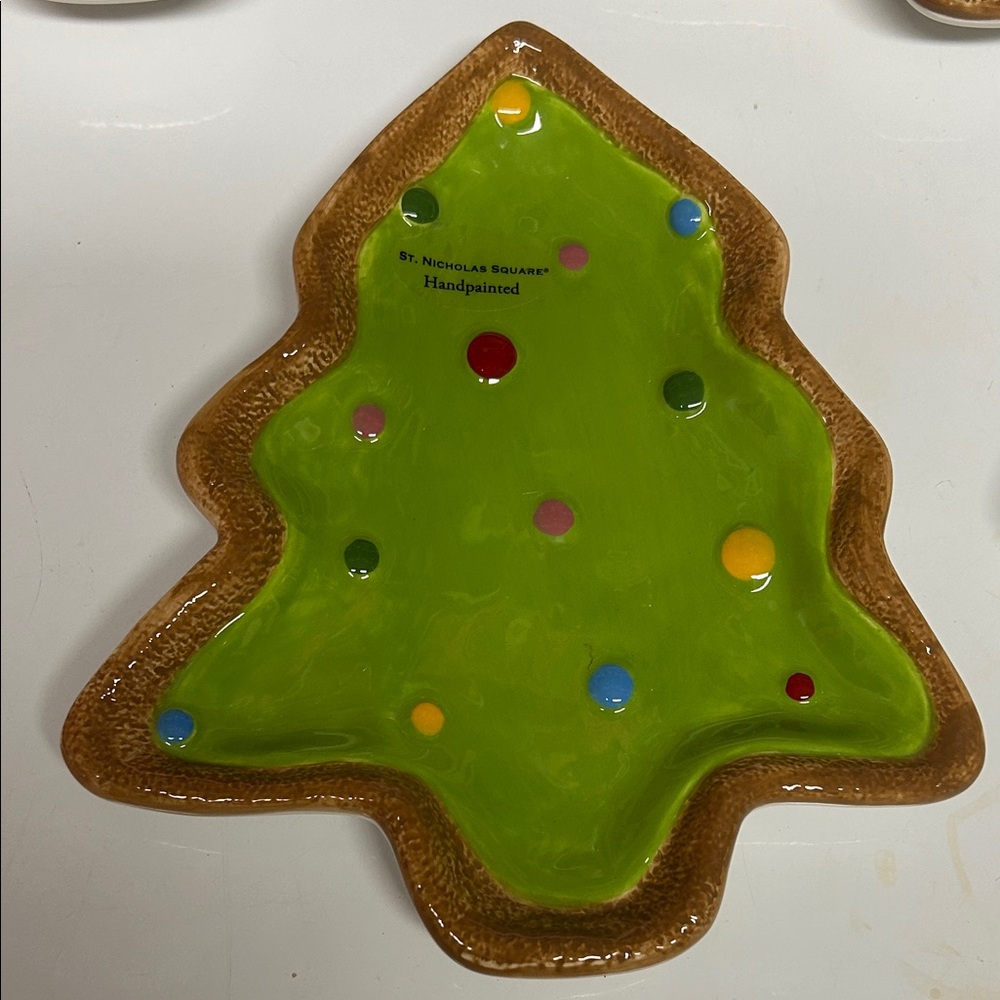 Handpainted Green Christmas Tree Plates (4)- NEW